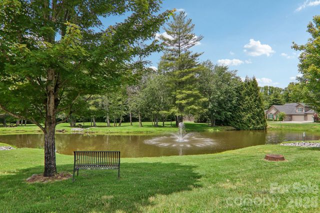 174 Summerfield Place, Flat Rock, NC 28731