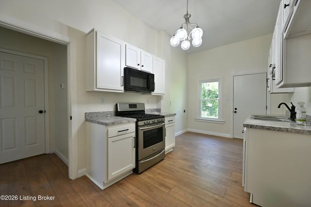 1637 W Oak St, Louisville, KY 40210