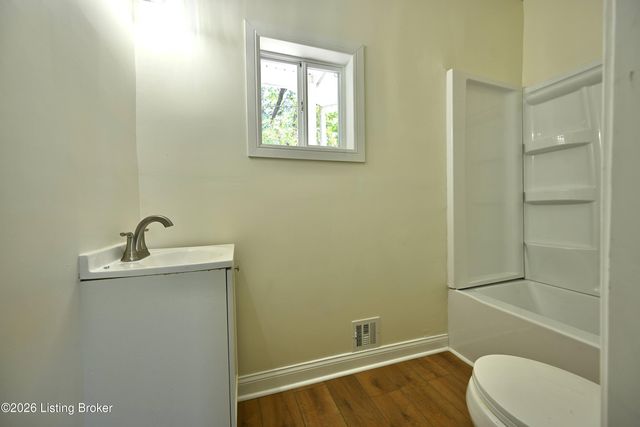 1637 W Oak St, Louisville, KY 40210