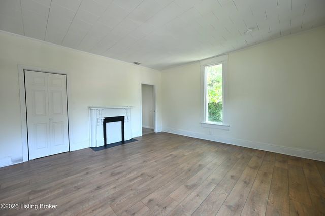 1637 W Oak St, Louisville, KY 40210