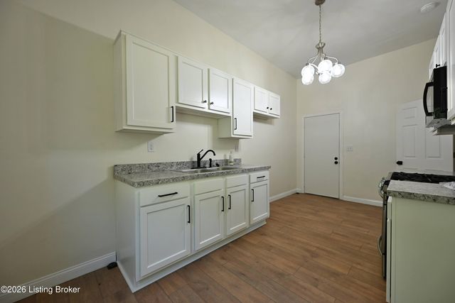 1637 W Oak St, Louisville, KY 40210