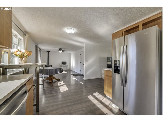 1066 Se FIR GROVE Loop, Hillsboro, OR 97123