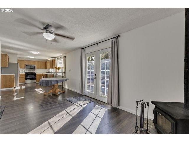 1066 Se FIR GROVE Loop, Hillsboro, OR 97123