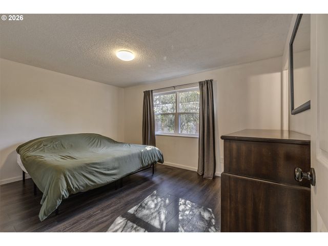 1066 Se FIR GROVE Loop, Hillsboro, OR 97123