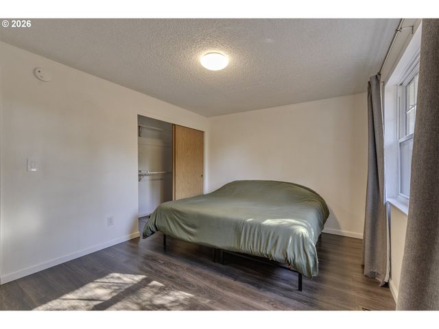 1066 Se FIR GROVE Loop, Hillsboro, OR 97123