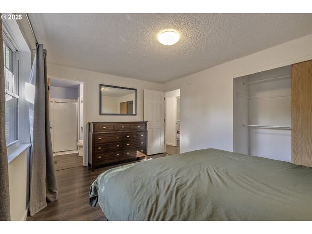 1066 Se FIR GROVE Loop, Hillsboro, OR 97123