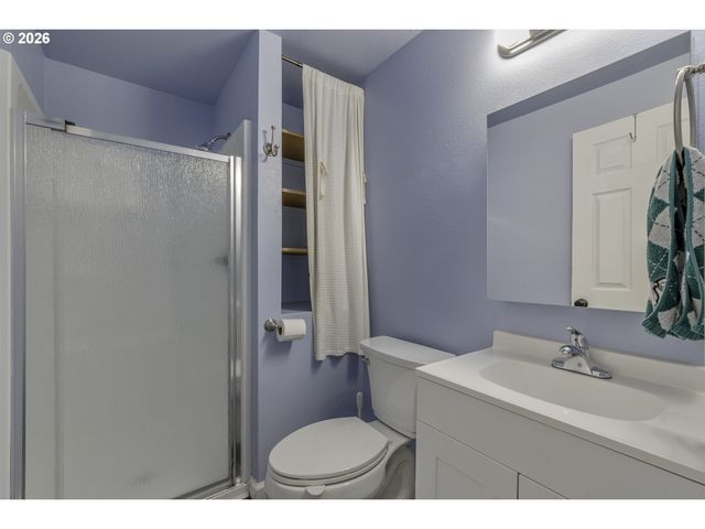 1066 Se FIR GROVE Loop, Hillsboro, OR 97123