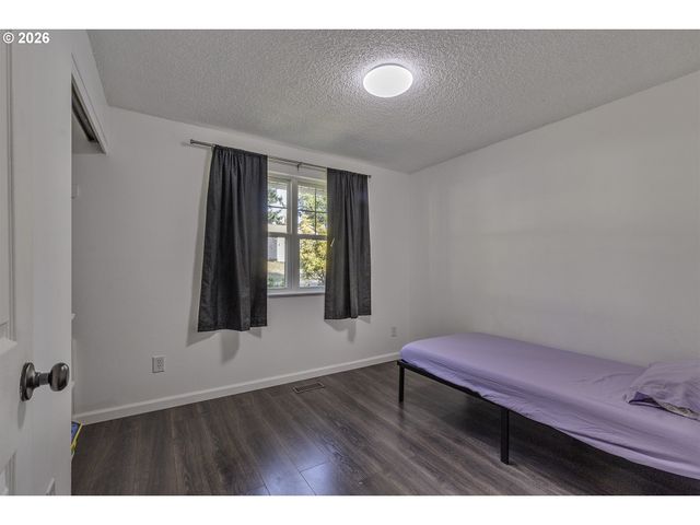 1066 Se FIR GROVE Loop, Hillsboro, OR 97123