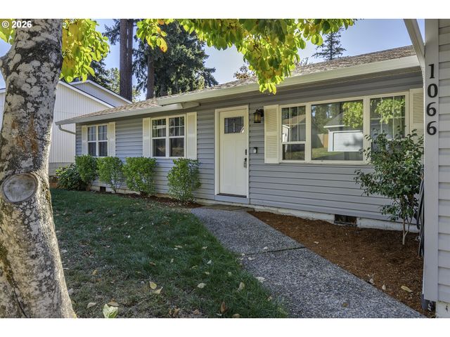 1066 Se FIR GROVE Loop, Hillsboro, OR 97123
