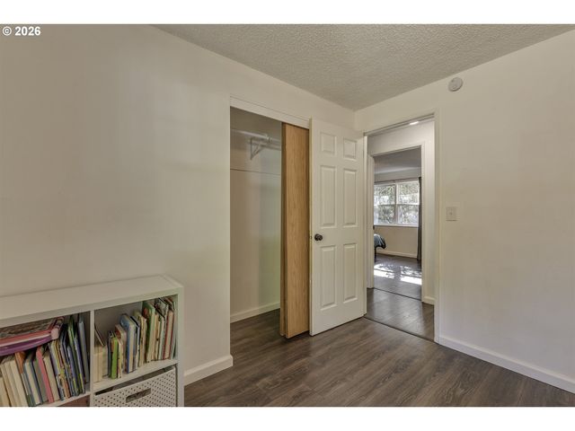 1066 Se FIR GROVE Loop, Hillsboro, OR 97123