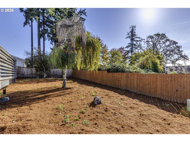 1066 Se FIR GROVE Loop, Hillsboro, OR 97123