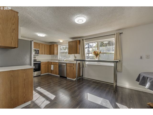 1066 Se FIR GROVE Loop, Hillsboro, OR 97123