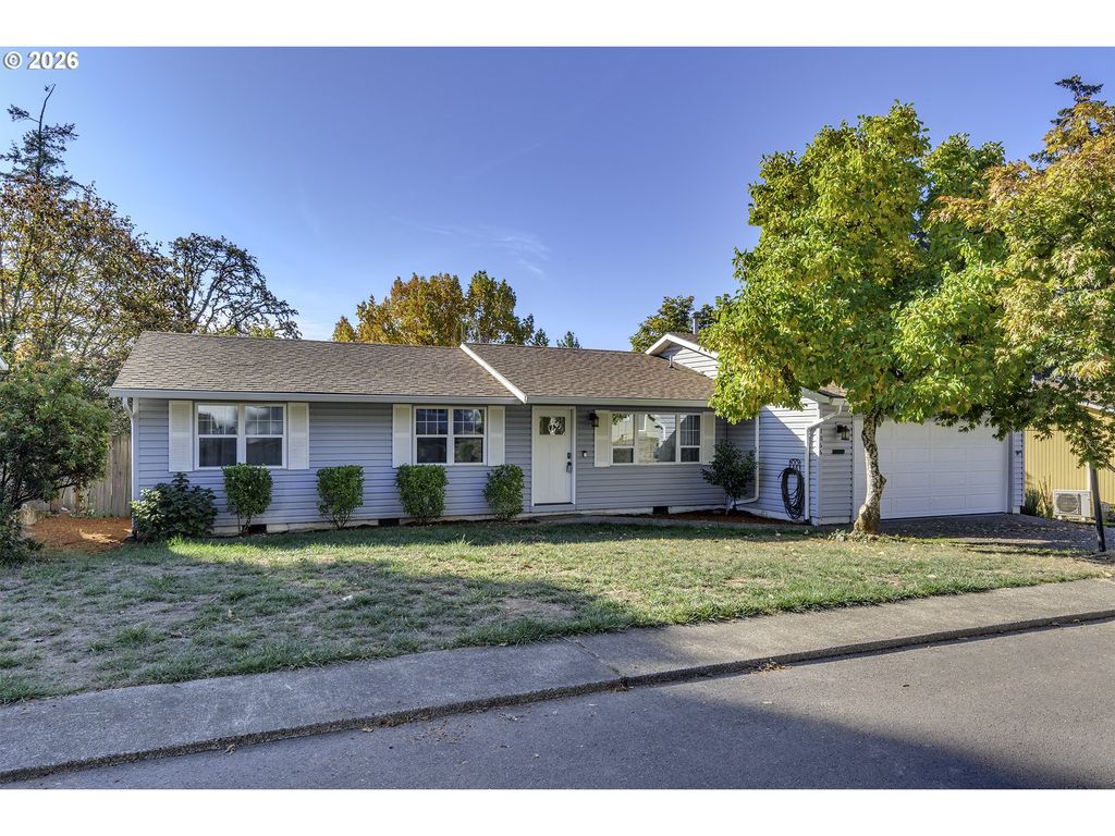 1066 Se FIR GROVE Loop, Hillsboro, OR 97123