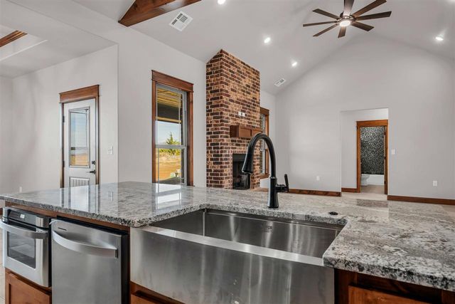 3438 Mesa Dr, Elgin, OK 73538