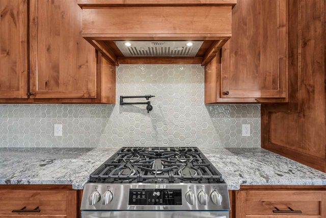 3438 Mesa Dr, Elgin, OK 73538