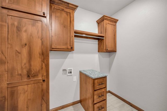 3438 Mesa Dr, Elgin, OK 73538