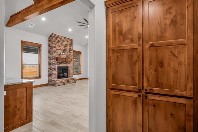 3438 Mesa Dr, Elgin, OK 73538