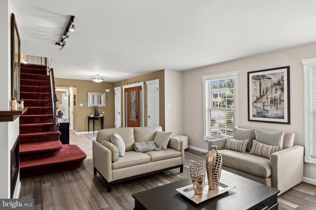 3 SPLITRAIL CT, Hainesport, NJ 08036