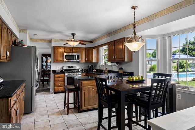 3 SPLITRAIL CT, Hainesport, NJ 08036
