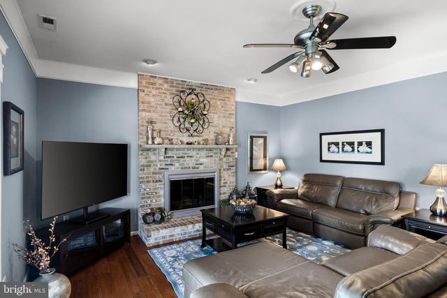 3 SPLITRAIL CT, Hainesport, NJ 08036