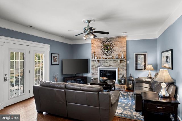3 SPLITRAIL CT, Hainesport, NJ 08036