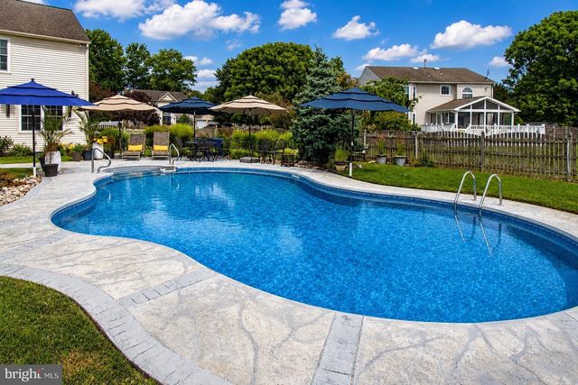3 SPLITRAIL CT, Hainesport, NJ 08036