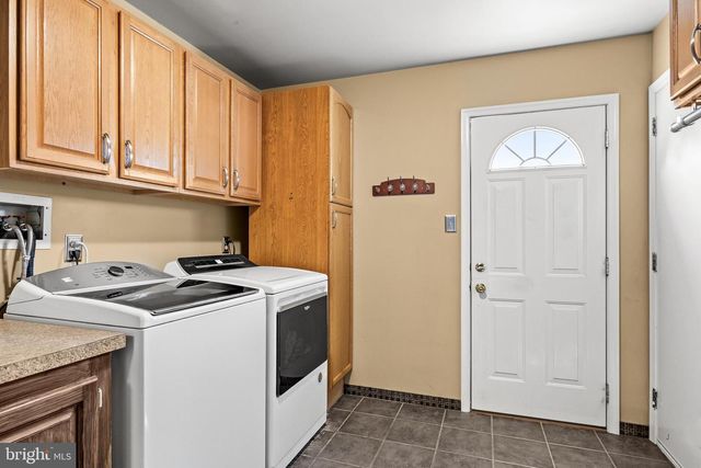 3 SPLITRAIL CT, Hainesport, NJ 08036