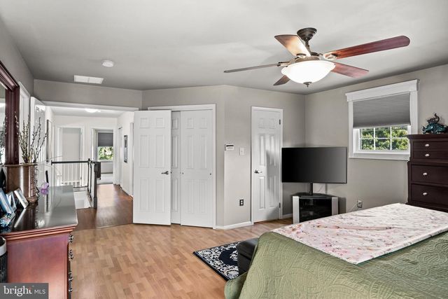 3 SPLITRAIL CT, Hainesport, NJ 08036