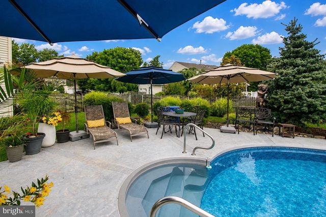 3 SPLITRAIL CT, Hainesport, NJ 08036
