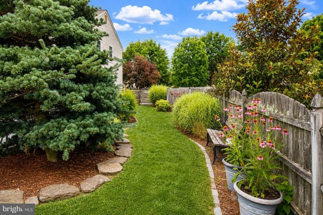 3 SPLITRAIL CT, Hainesport, NJ 08036