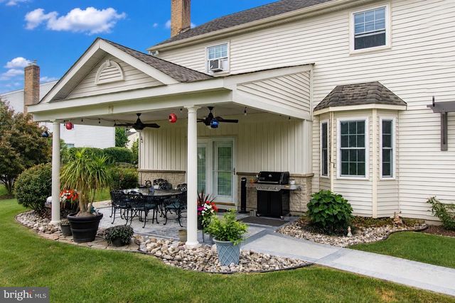 3 SPLITRAIL CT, Hainesport, NJ 08036