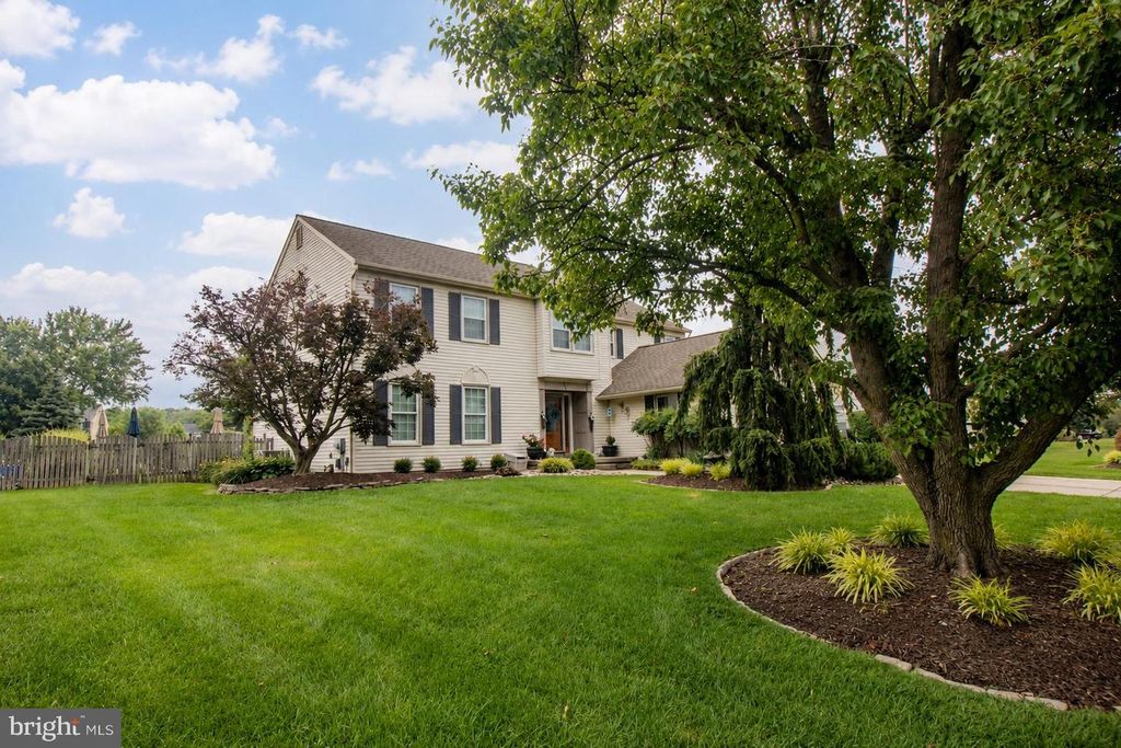 3 SPLITRAIL CT, Hainesport, NJ 08036