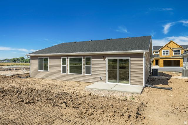 1068 N SUMMIT VIEW DR, Harrisville, UT 84404