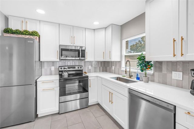 450 47TH STREET S, St Petersburg, FL 33711