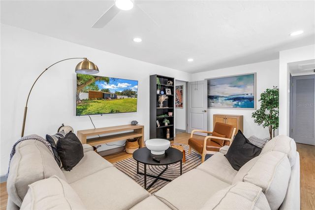 450 47TH STREET S, St Petersburg, FL 33711