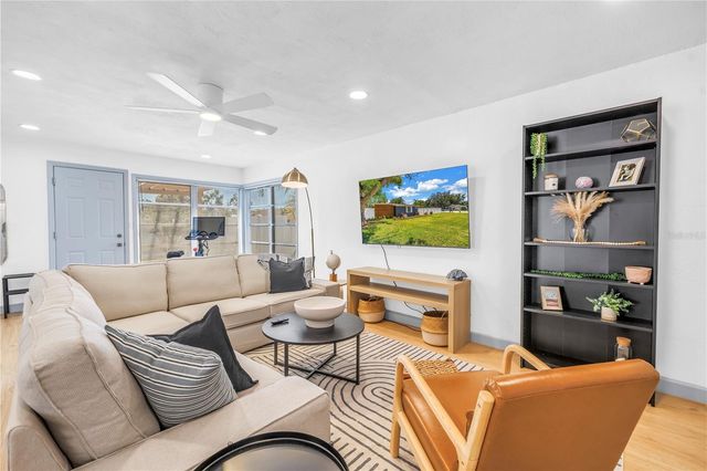 450 47TH STREET S, St Petersburg, FL 33711