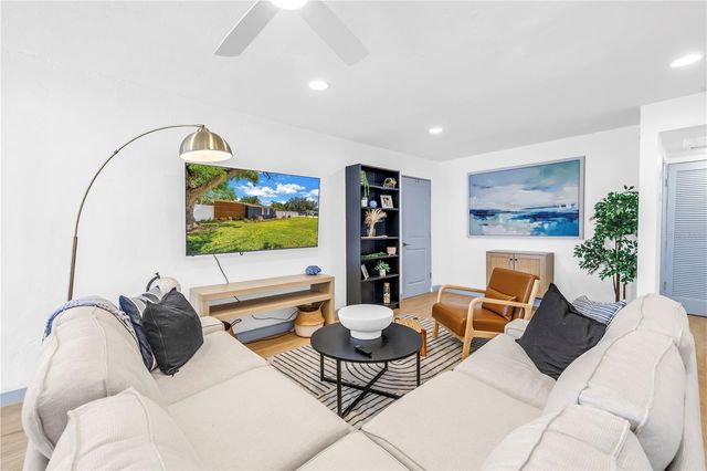 450 47TH STREET S, St Petersburg, FL 33711