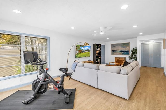 450 47TH STREET S, St Petersburg, FL 33711