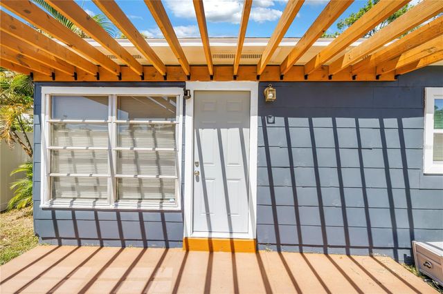 450 47TH STREET S, St Petersburg, FL 33711