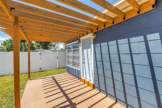 450 47TH STREET S, St Petersburg, FL 33711