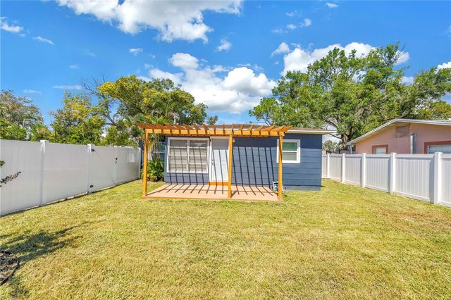 450 47TH STREET S, St Petersburg, FL 33711