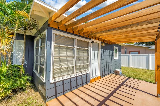 450 47TH STREET S, St Petersburg, FL 33711