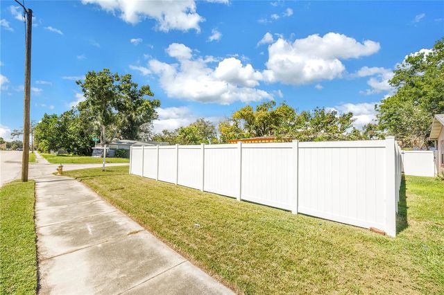 450 47TH STREET S, St Petersburg, FL 33711