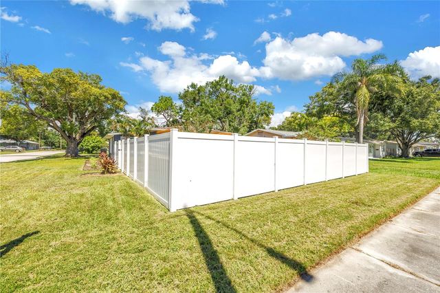 450 47TH STREET S, St Petersburg, FL 33711