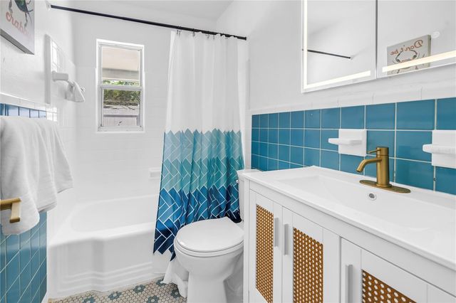 450 47TH STREET S, St Petersburg, FL 33711