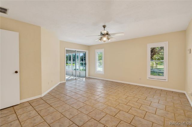 1603 N Foxboro Loop, Crystal River, FL 34429
