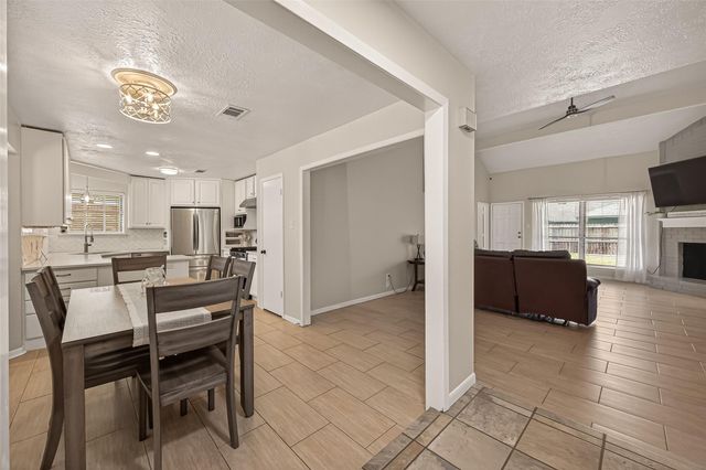 555 Shealy Street, Houston, TX 77598