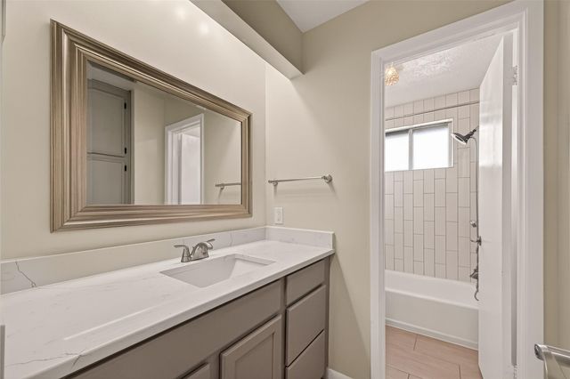 555 Shealy Street, Houston, TX 77598