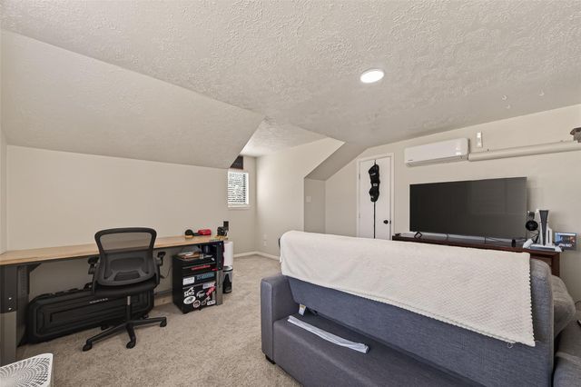 555 Shealy Street, Houston, TX 77598