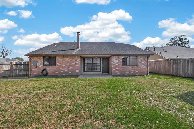 555 Shealy Street, Houston, TX 77598